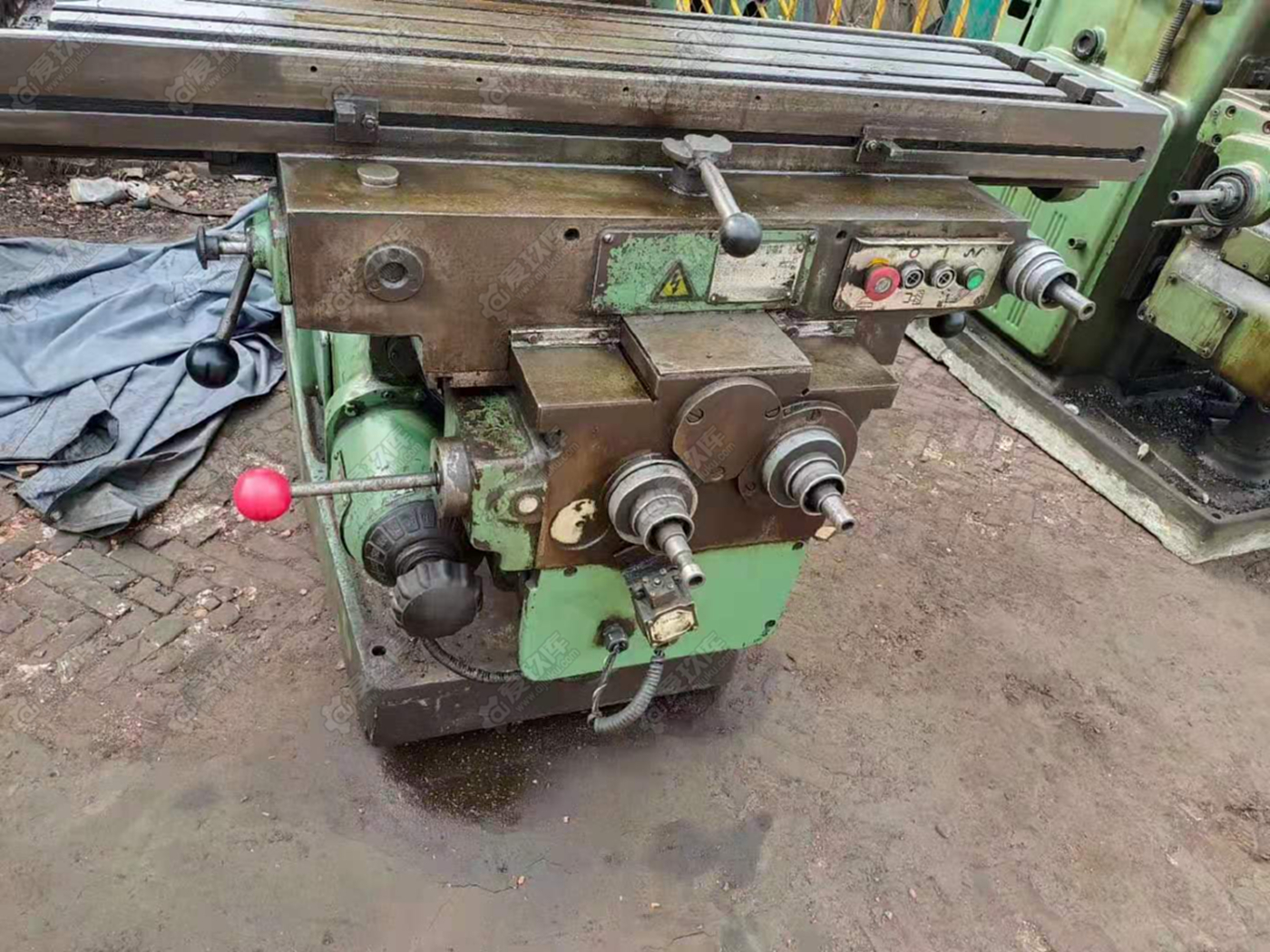 转让二手北京5032立式铣床二手立铣