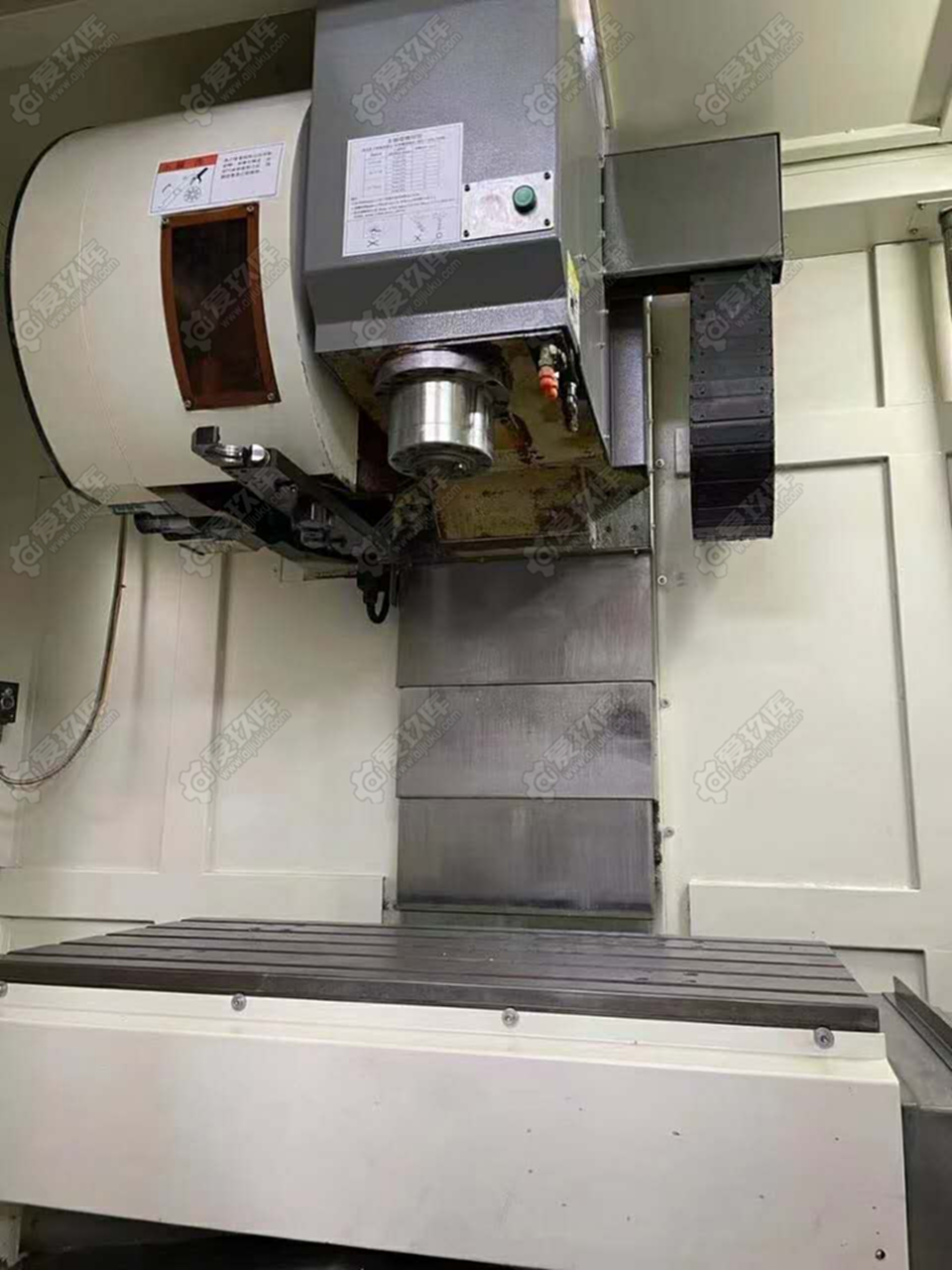 首页> 机床设备-加工中心> 处理二手福裕qp2033-l立式加工中心二手福