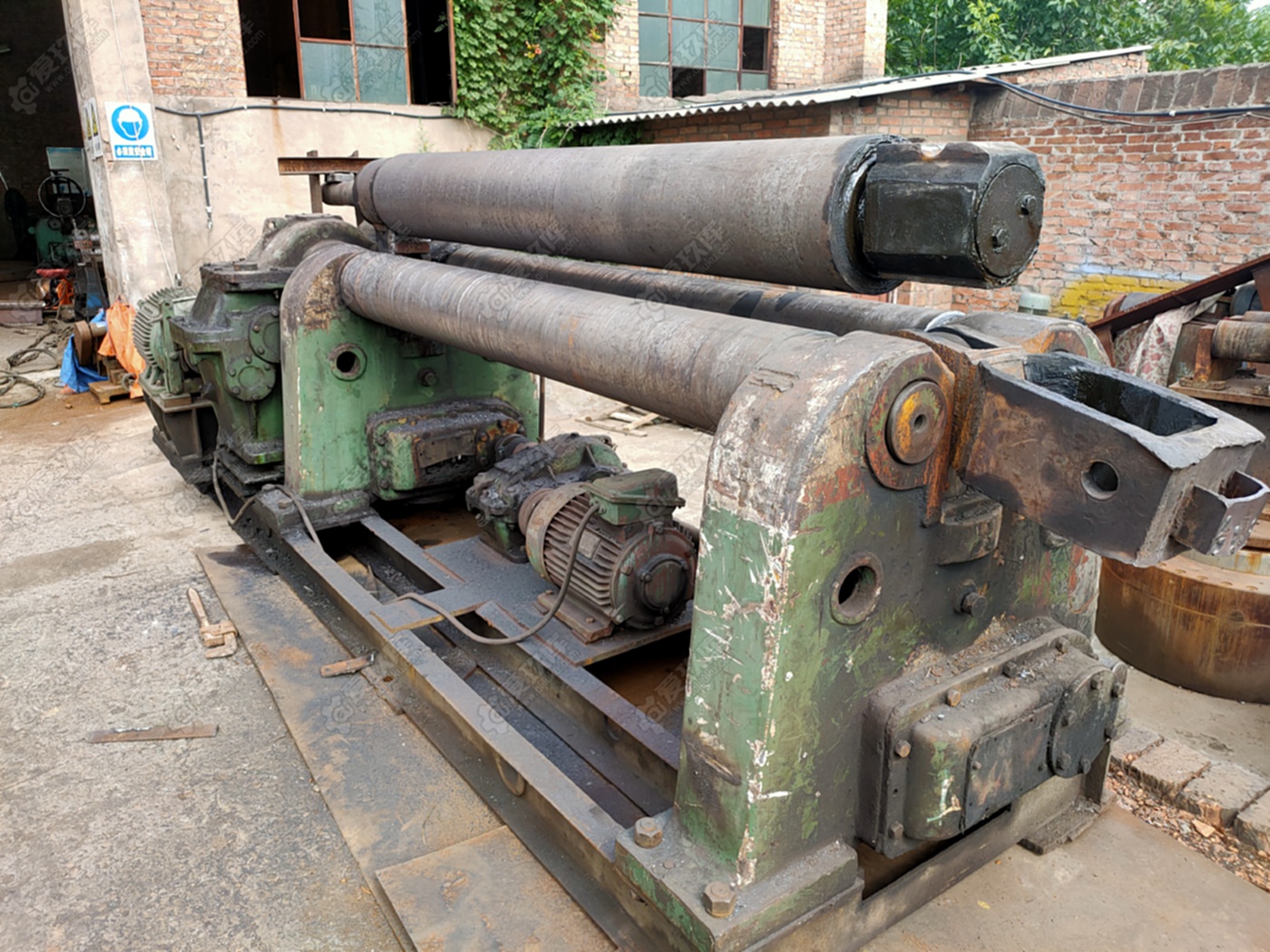 出售湖北鄂重20x2000卷板机