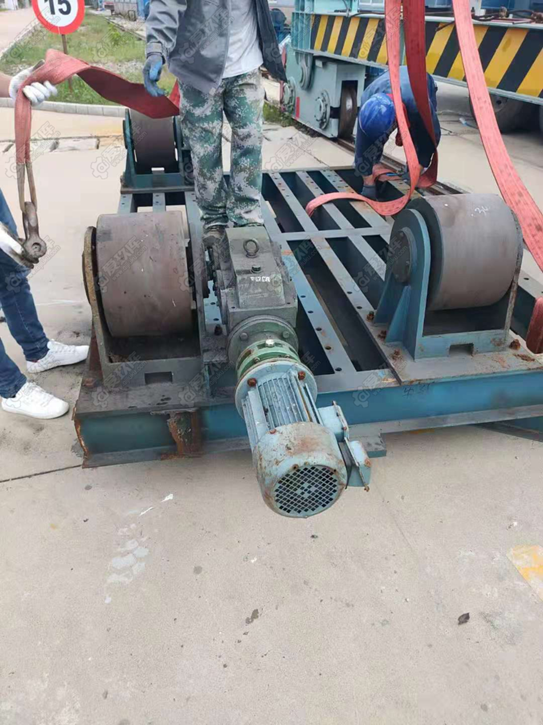 出售全新30噸滾輪架