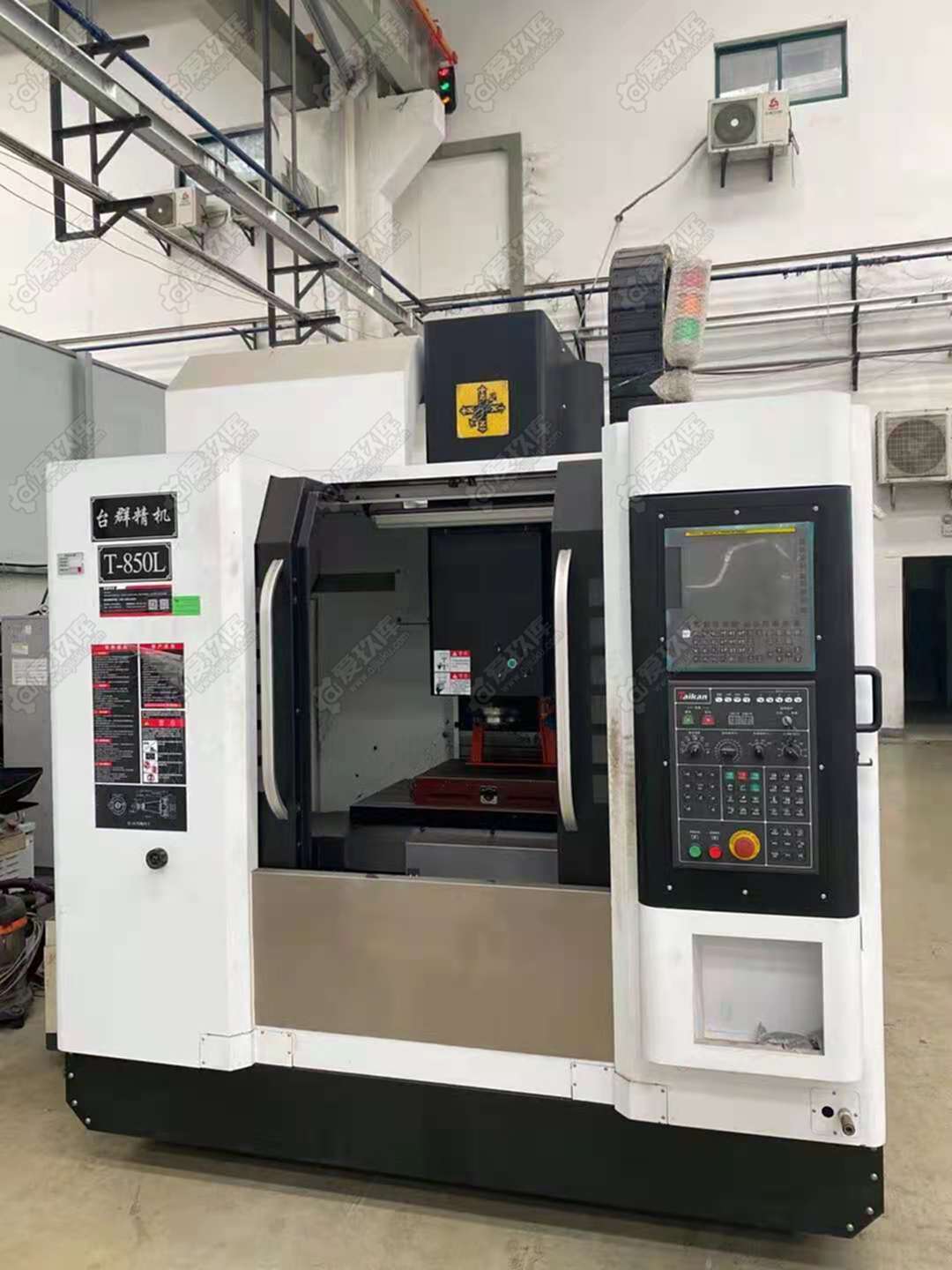 首页> 机床设备> 加工中心> 出售台群tv850l加工中心