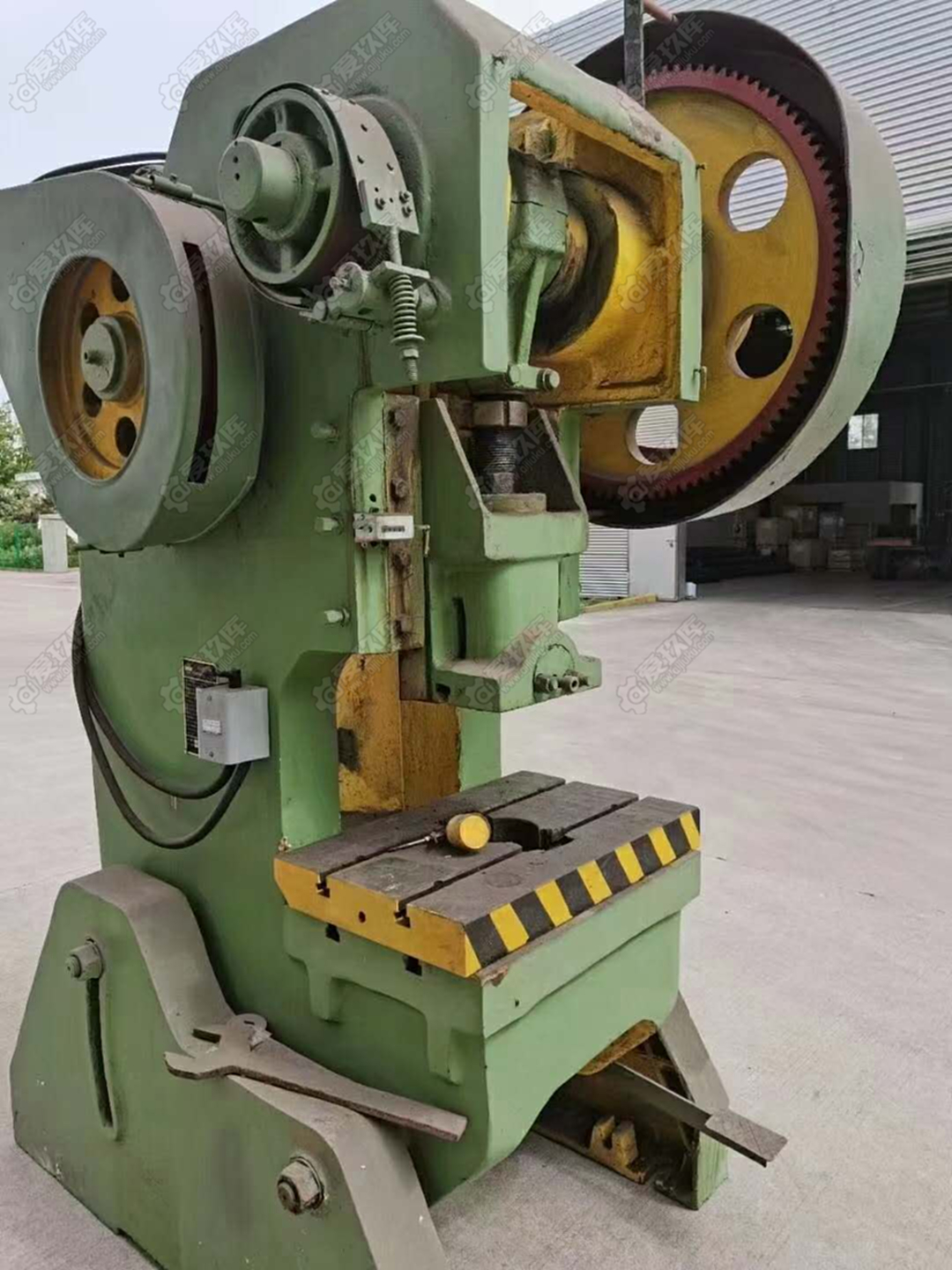 出售二手上海二鍛J23-63T型沖床二手開式可傾壓力機
