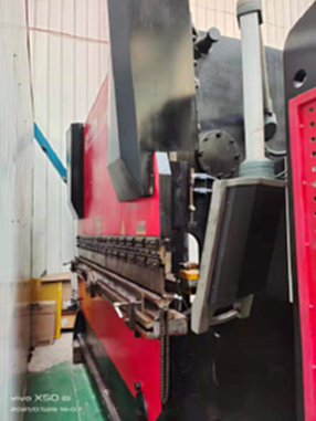 Selling used Huafeng WF67K-200-3200 CNC bending machine
