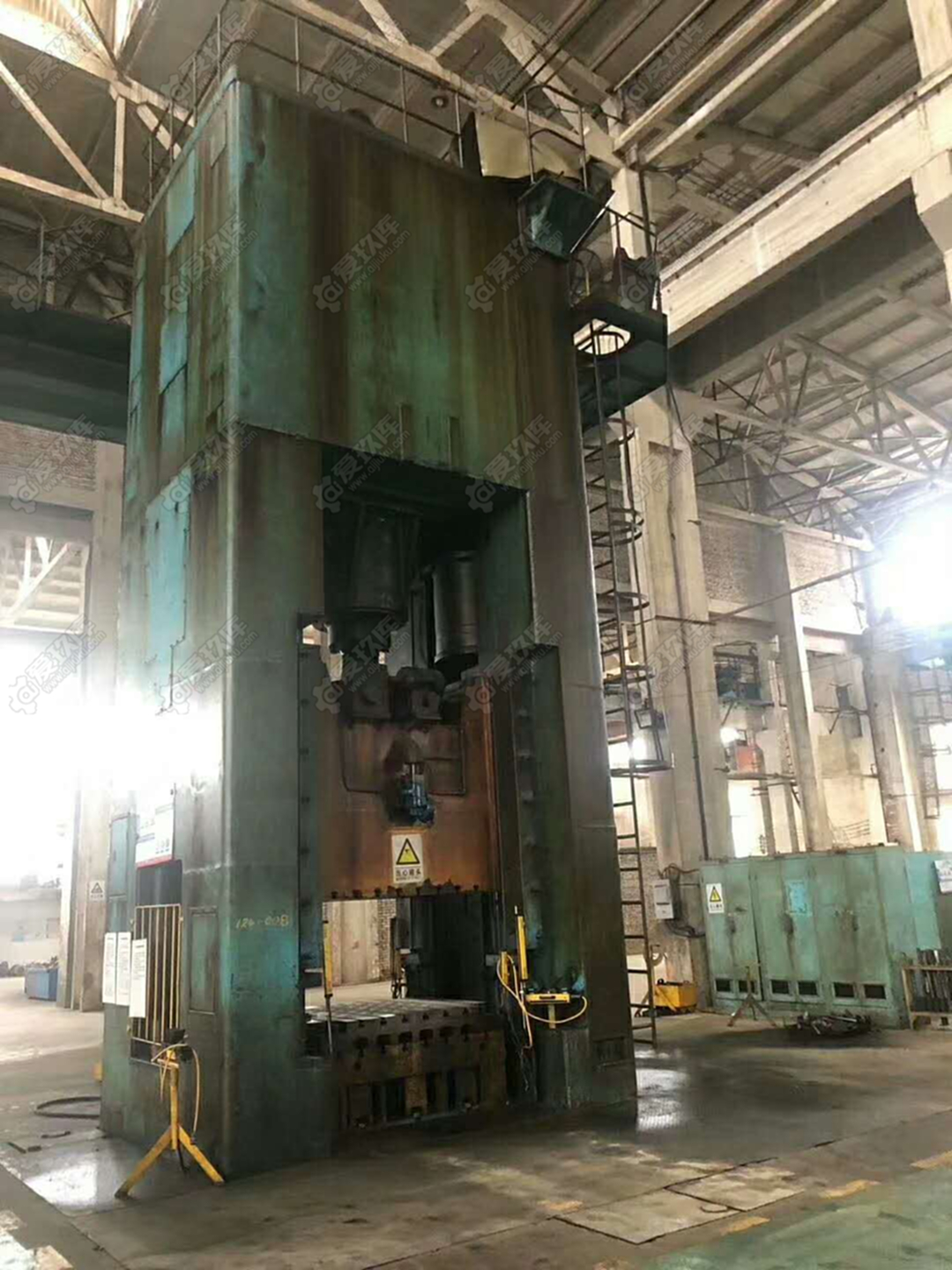 處理二手濟南1250噸閉式單點沖床
