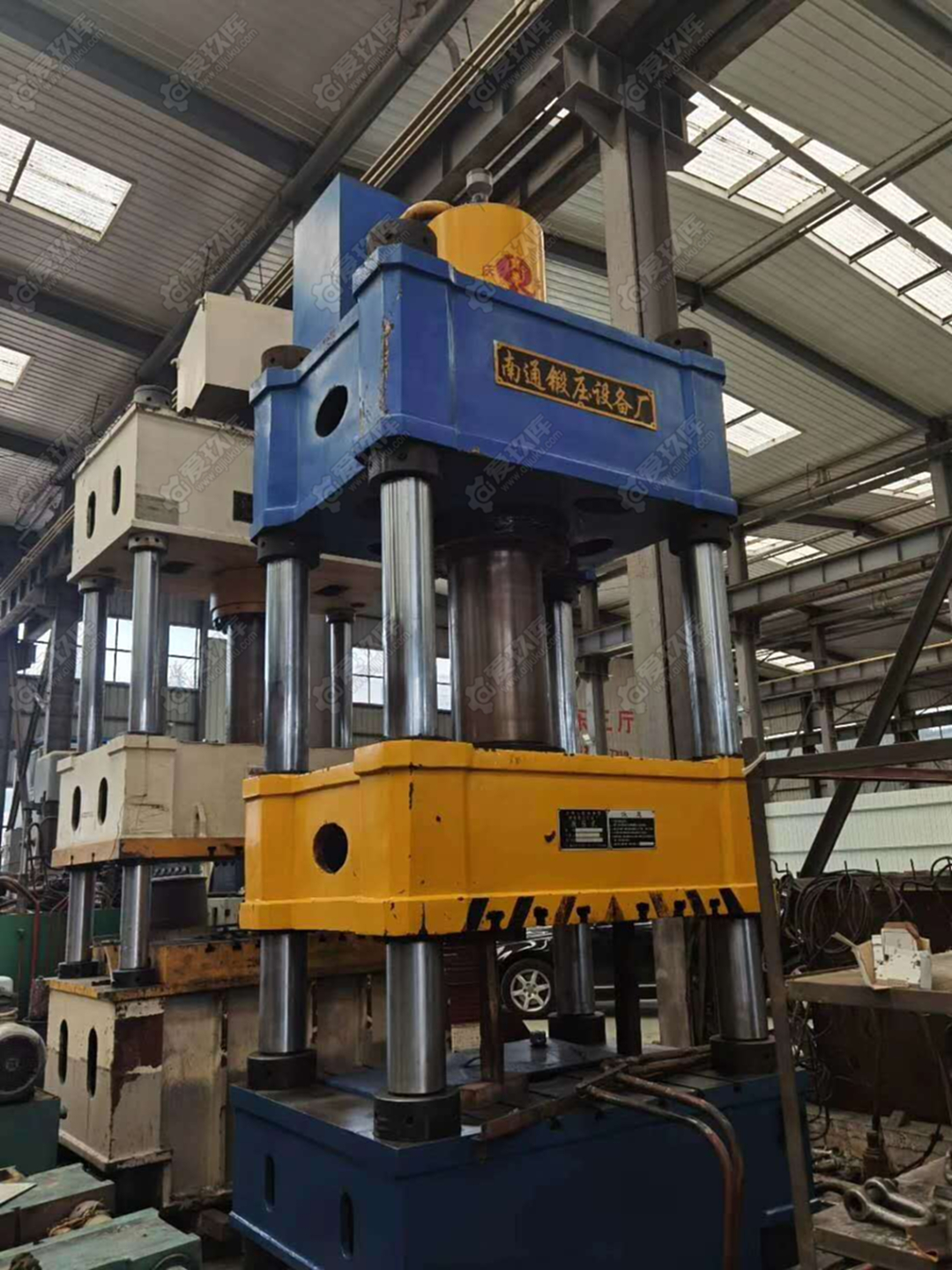 首页> 机床设备> 液压机> 出售二手南通锻压yq32-500液压机二手压力机