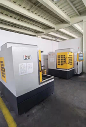 Selling second-hand Shanghai Yangchen TC-650 carving milling machine 