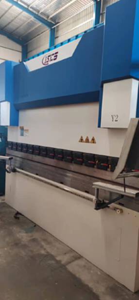 Sell 125 tons 3.2m electro-hydraulic servo bending machine