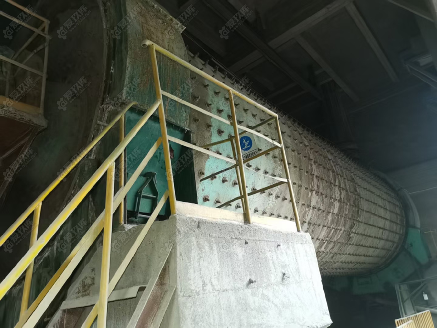 出售4.2X13米沈重雙滑履球磨機